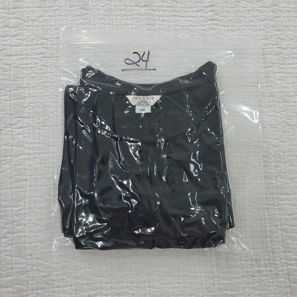 Danskin Supersoft Tulip Split Tunic Top Womens XXL Black‎ Short Sleeve Stretch